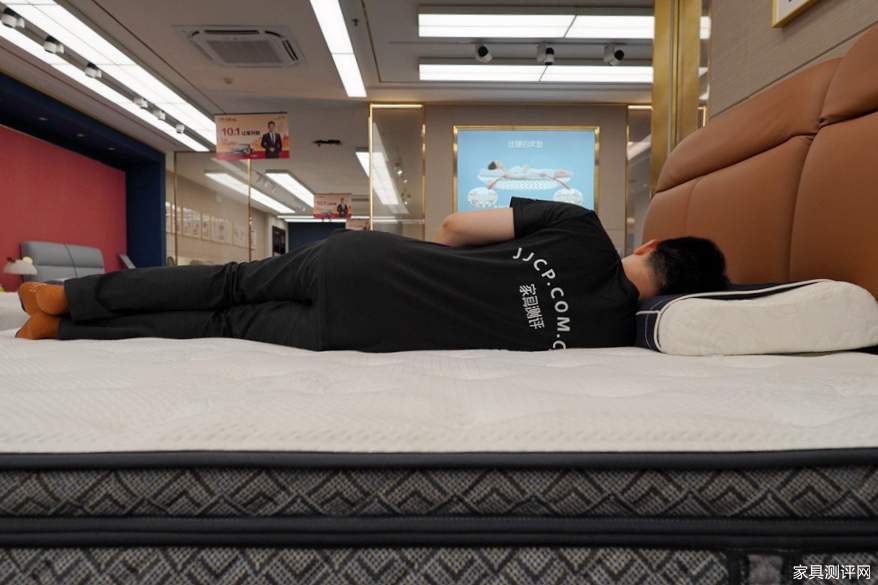 6d5c4eb03a554eeaebc33ccd6e953be6.jpg image046_副本.jpg