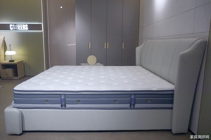 芝华仕5星床垫测评:“皇冠式”设计给足气场不撞款 护脊床垫也有趣味动感(型号:苏黎世电动套床)(图7) image013_副本.jpg