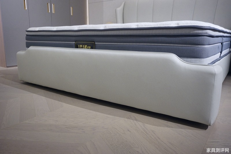 芝华仕5星床垫测评:“皇冠式”设计给足气场不撞款 护脊床垫也有趣味动感(型号:苏黎世电动套床)(图6) image011_副本.jpg