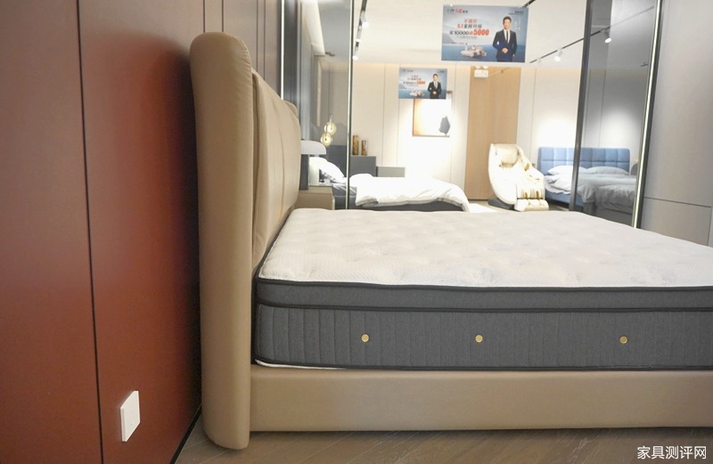 芝华仕5星软床测评:国风旗袍设计联手高级3D床垫 空间韵味和睡眠质感都有了(型号:荣耀享家床架+布兰卡床垫)(图11) image021_副本.jpg