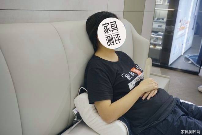 芝华仕5星床垫测评:“皇冠式”设计给足气场不撞款 护脊床垫也有趣味动感(型号:苏黎世电动套床)(图17) image031_副本.jpg