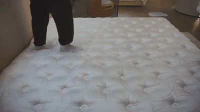 芝华仕5星软床测评:多面设计将高级质感带入小卧室 床垫软糯宜睡眠(型号:情书床架+玫瑰心语床垫)(图24) 24.gif