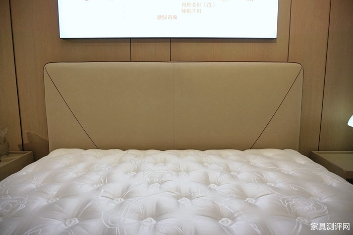 芝华仕5星软床测评:多面设计将高级质感带入小卧室 床垫软糯宜睡眠(型号:情书床架+玫瑰心语床垫)(图8) 8_副本.jpg