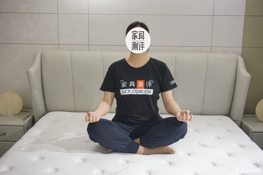 芝华仕5星床垫测评:“皇冠式”设计给足气场不撞款 护脊床垫也有趣味动感(型号:苏黎世电动套床)(图35) image060_副本.jpg