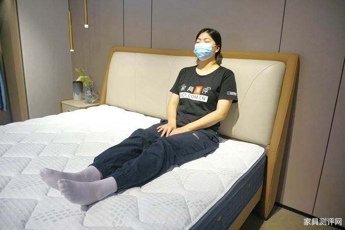 芝华仕5星软床测评:双床屏撞色设计 打造活力空间 床垫软糯宜睡眠(型号:芝初床架+芝初床垫)(图13) 13_副本.jpg