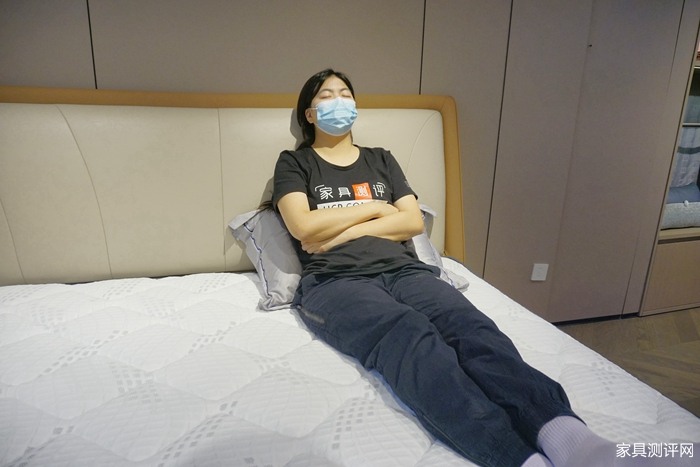 芝华仕5星软床测评:双床屏撞色设计 打造活力空间 床垫软糯宜睡眠(型号:芝初床架+芝初床垫)(图15) 15_副本.jpg