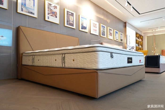 芝华仕5星床垫测评:极简美学设计 柔缓治愈睡感 让小家显高级有质感(型号:西奥多套床)(图11) 11_副本.jpg