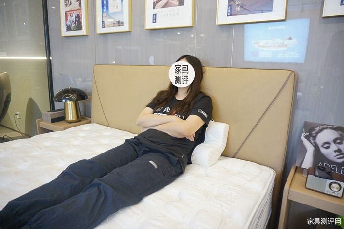 芝华仕5星床垫测评:极简美学设计 柔缓治愈睡感 让小家显高级有质感(型号:西奥多套床)(图18) 18_副本.jpg