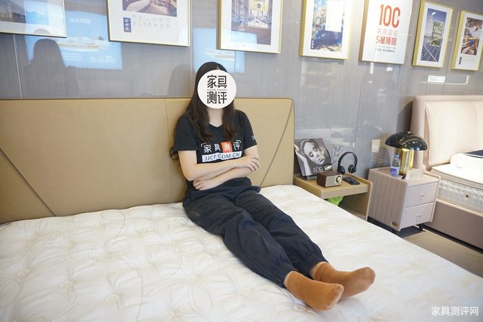 芝华仕5星床垫测评:极简美学设计 柔缓治愈睡感 让小家显高级有质感(型号:西奥多套床)(图15) 15_副本.jpg