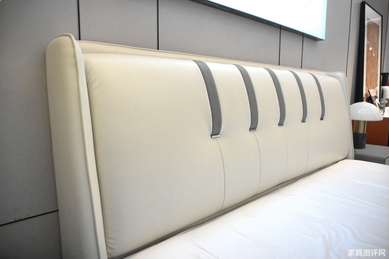 芝华仕5星软床测评:折耳造型显个性 细节加分 满足精致用户所需(型号:馨逸床架)(图5) 5.jpg