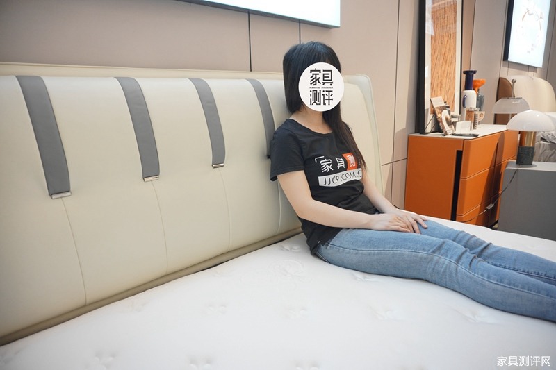 芝华仕5星软床测评:折耳造型显个性 细节加分 满足精致用户所需(型号:馨逸床架)(图12) 12.jpg