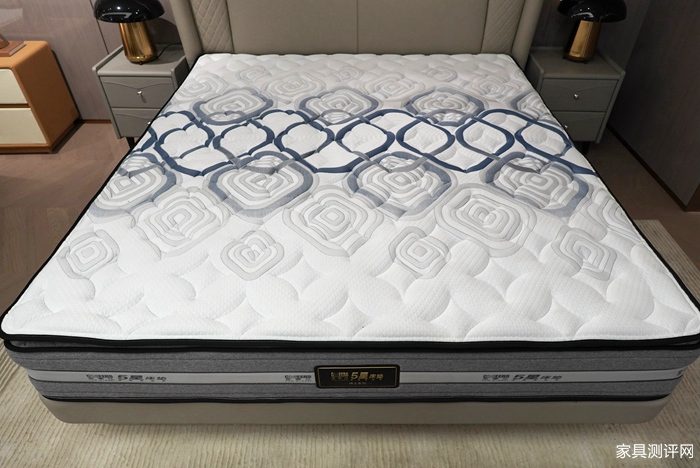 芝华仕5星床垫测评:兼容柔缓包裹与细腻承托 开启愉悦酣睡模式(型号:月星荣耀床垫)(图3) 3_副本.jpg