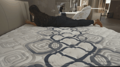 芝华仕5星床垫测评:兼容柔缓包裹与细腻承托 开启愉悦酣睡模式(型号:月星荣耀床垫)(图17) 17.gif