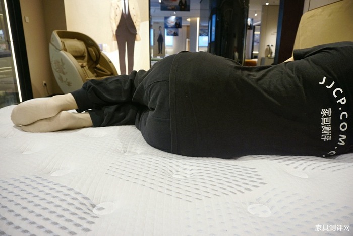 芝华仕5星软床测评:一款具有幸福感的床垫 动静皆惬意(型号:波恩床垫)(图19) 19_副本.jpg