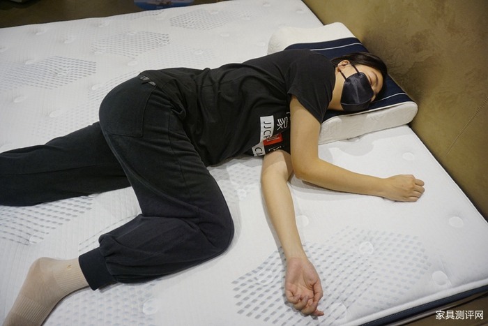 芝华仕5星软床测评:一款具有幸福感的床垫 动静皆惬意(型号:波恩床垫)(图22) 22_副本.jpg